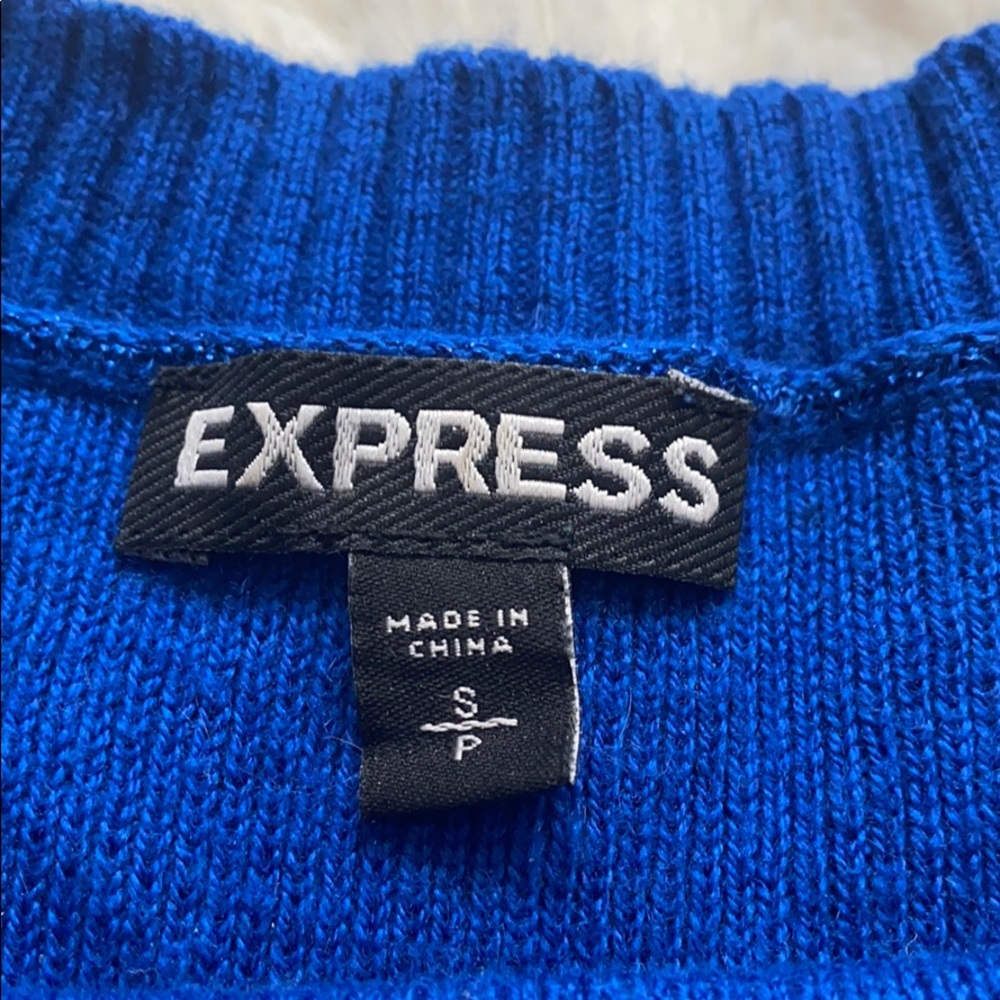 Express Sweater - Picture 3 of 4
